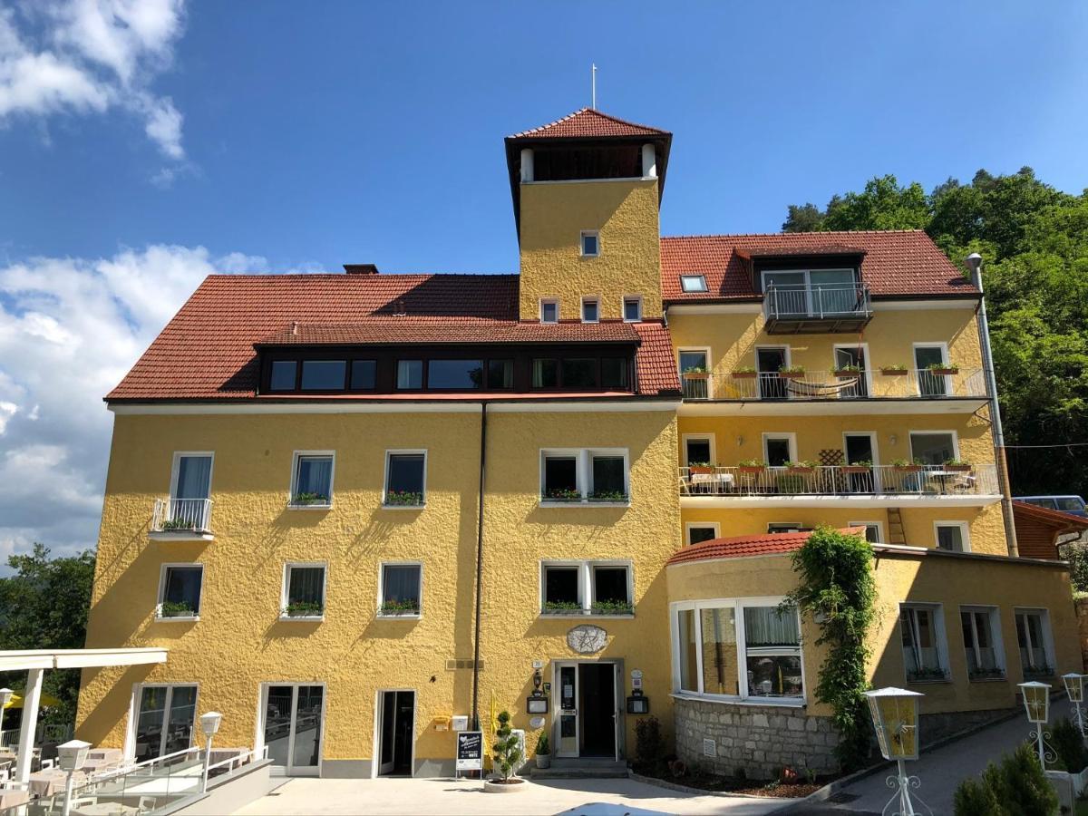 Hotel-Restaurant Faustschloessl Feldkirchen an der Donau Exterior photo