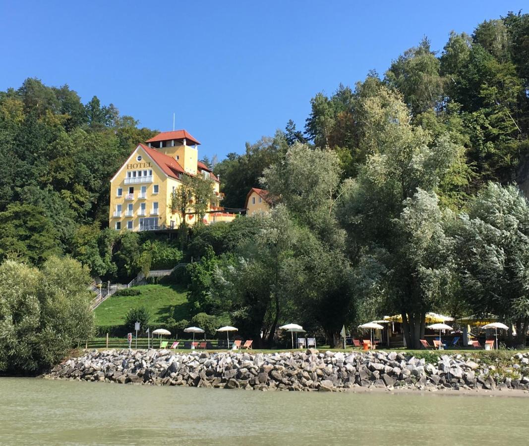 Hotel-Restaurant Faustschloessl Feldkirchen an der Donau Exterior photo